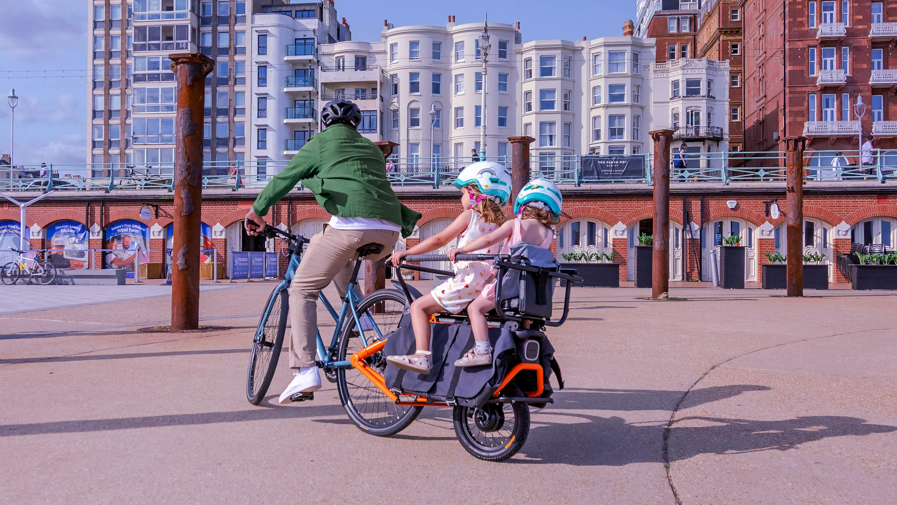 CONVOY smart e-trailer for bicycles, WGA 2025 S2 Design of the Year