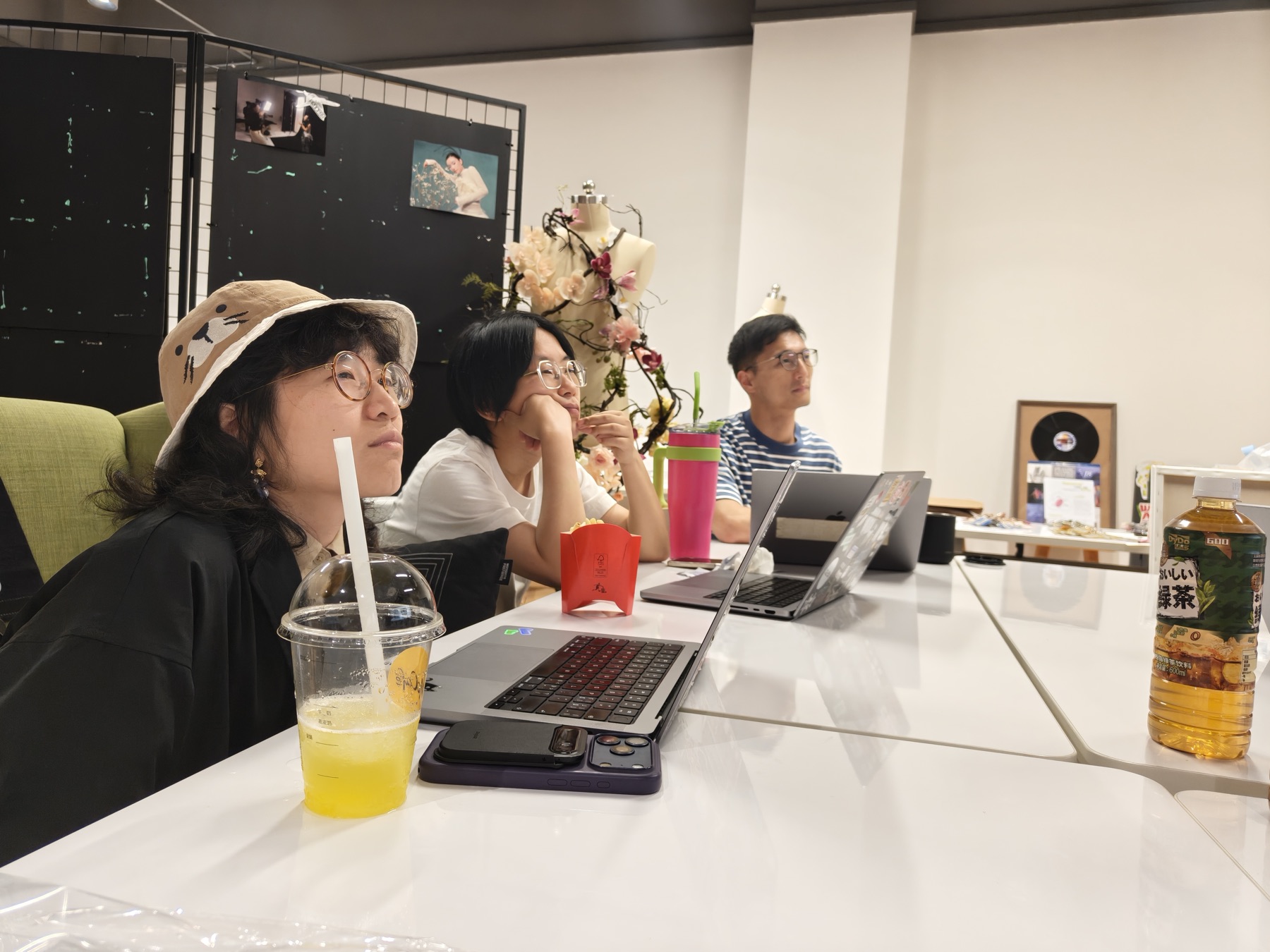 Roundtable discussion at Hangzhou Yungu School
